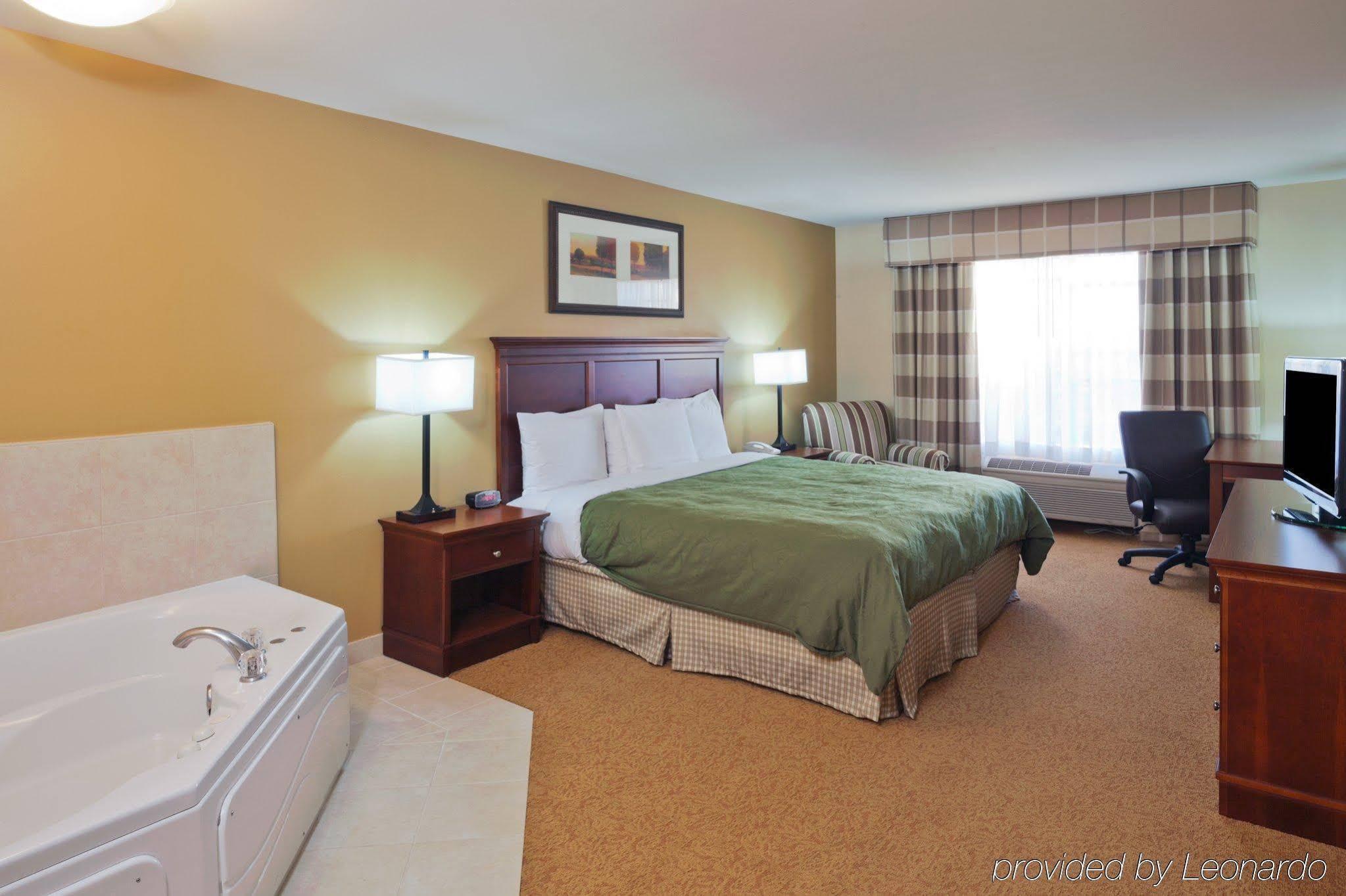 Comfort Inn & Suites Tempe Phoenix Sky Harbor Airport Room photo